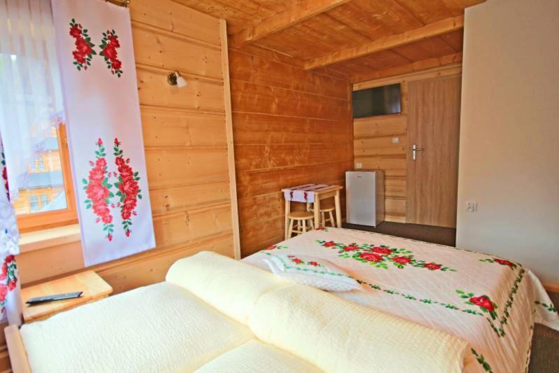 Pokoje Goscinne Pod Limbami Ciche Małe Buitenkant foto